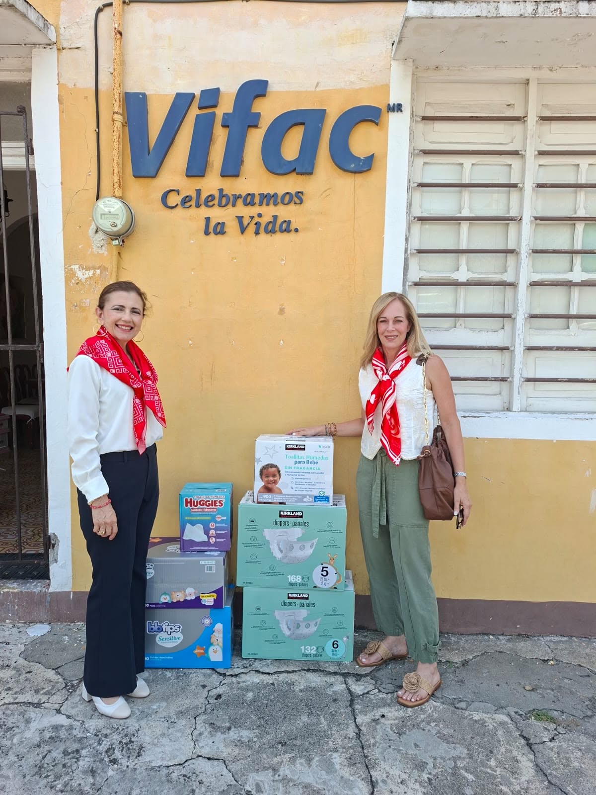 Entrega de apoyos a Vifac Veracruz